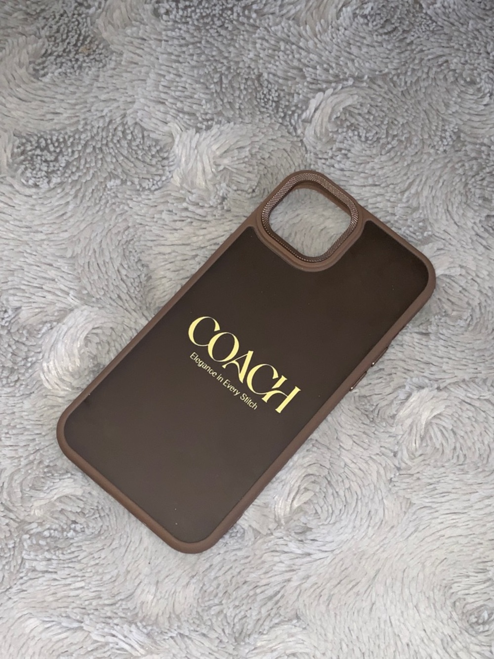 iPhone 15 plus, Case with Gold Logo